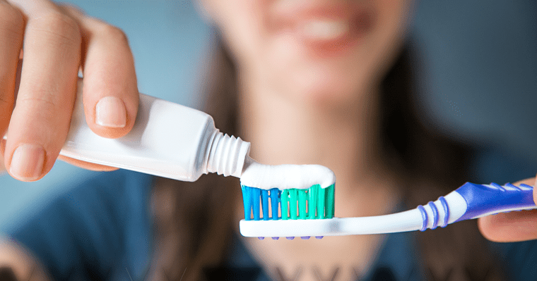 Какую зубную пасту выбрать для отбеливания зубов